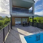 Alisa - Luxury Riverside Escape 别墅 Bihać
