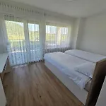 Alisa Villa *