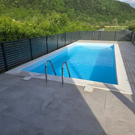 Alisa - Luxury Riverside Escape * Bihać