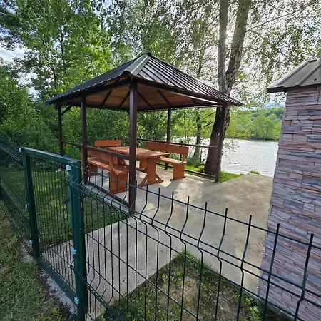 Villa Alisa - Luxury Riverside Escape Bihać